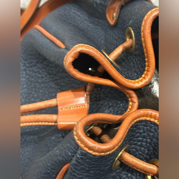 Vintage Leather Dooney & Bourke Navy Blue Bucket Bag - Picture 6 of 9